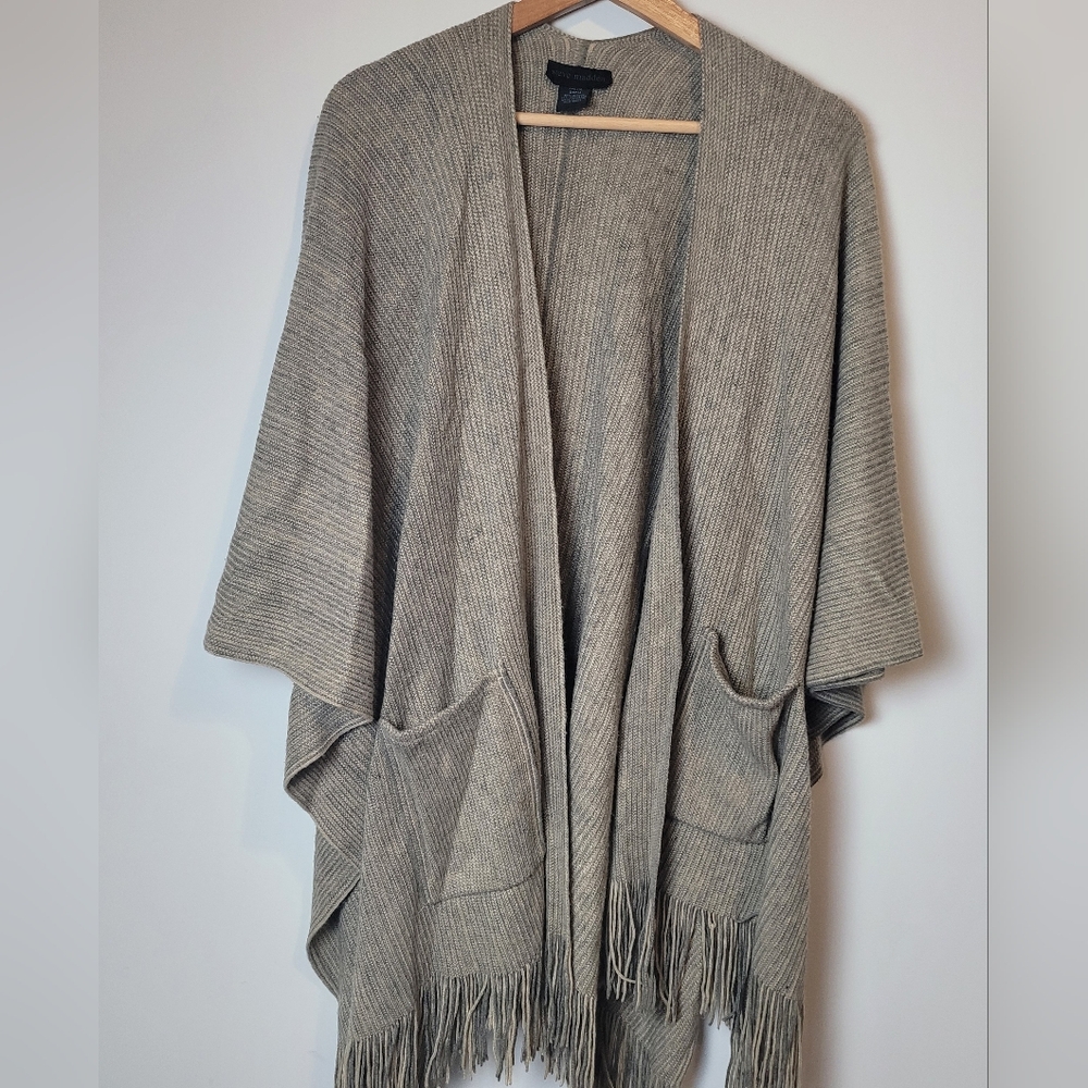Steve Madden Gray Brown Shawl One Size Fits Most Fringed Hem Pockets